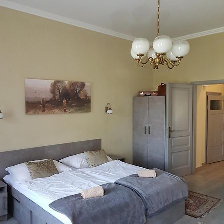 Ketbodonyi Apartments Buitenkant foto
