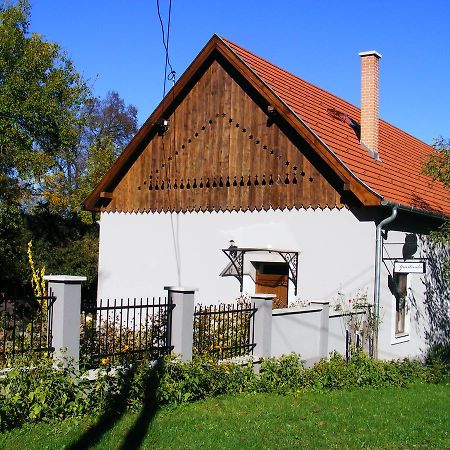 Ketbodonyi Apartments Buitenkant foto