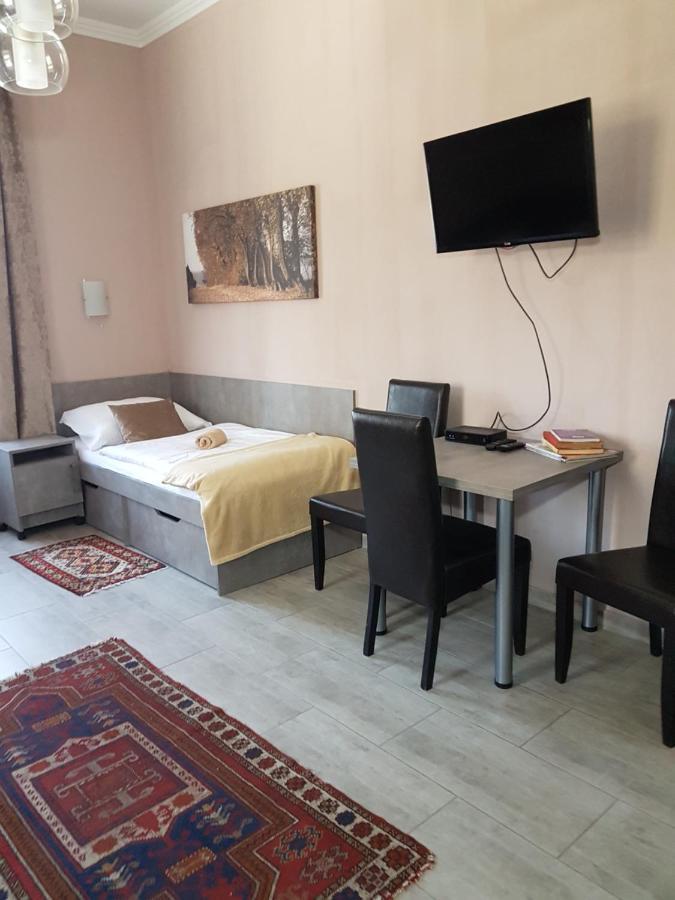 Ketbodonyi Apartments Buitenkant foto