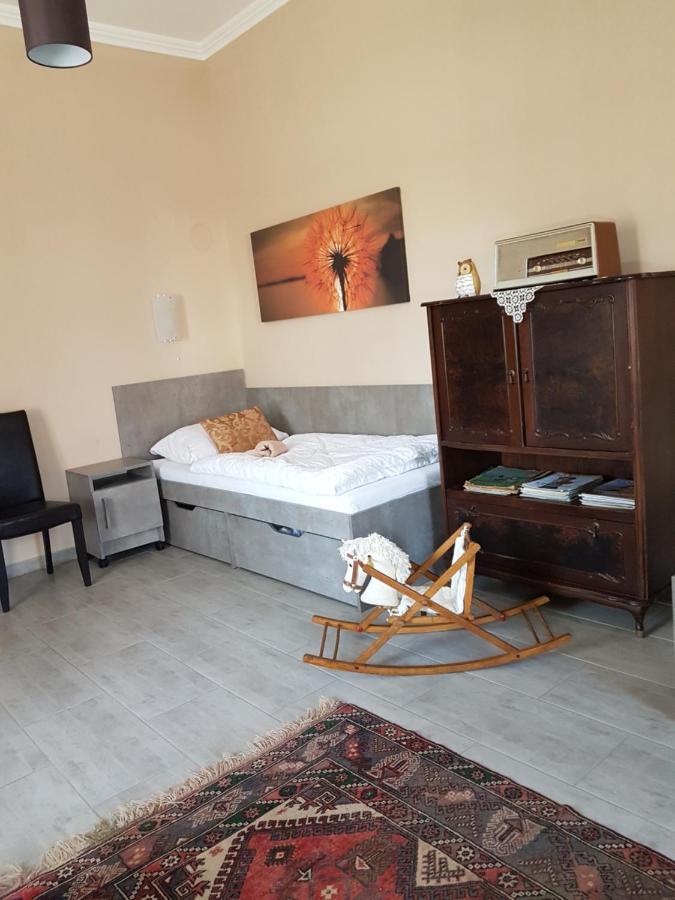 Ketbodonyi Apartments Buitenkant foto