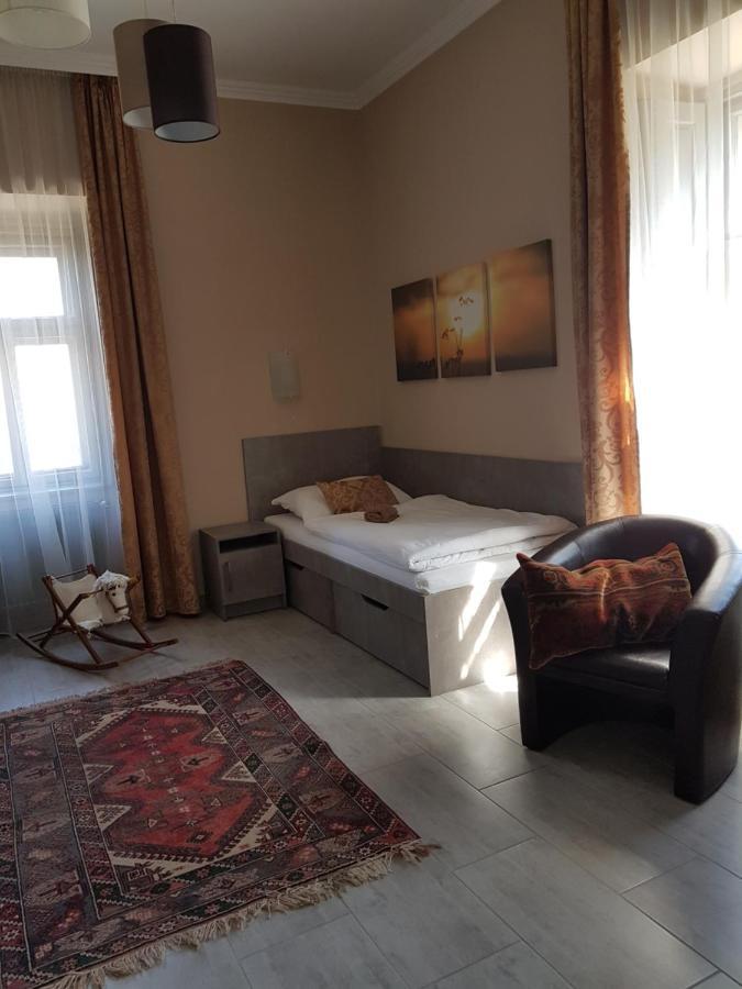 Ketbodonyi Apartments Buitenkant foto