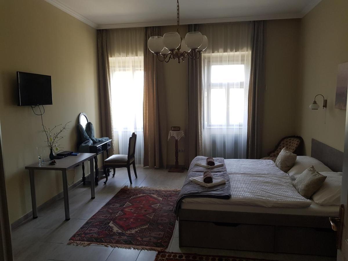 Ketbodonyi Apartments Buitenkant foto